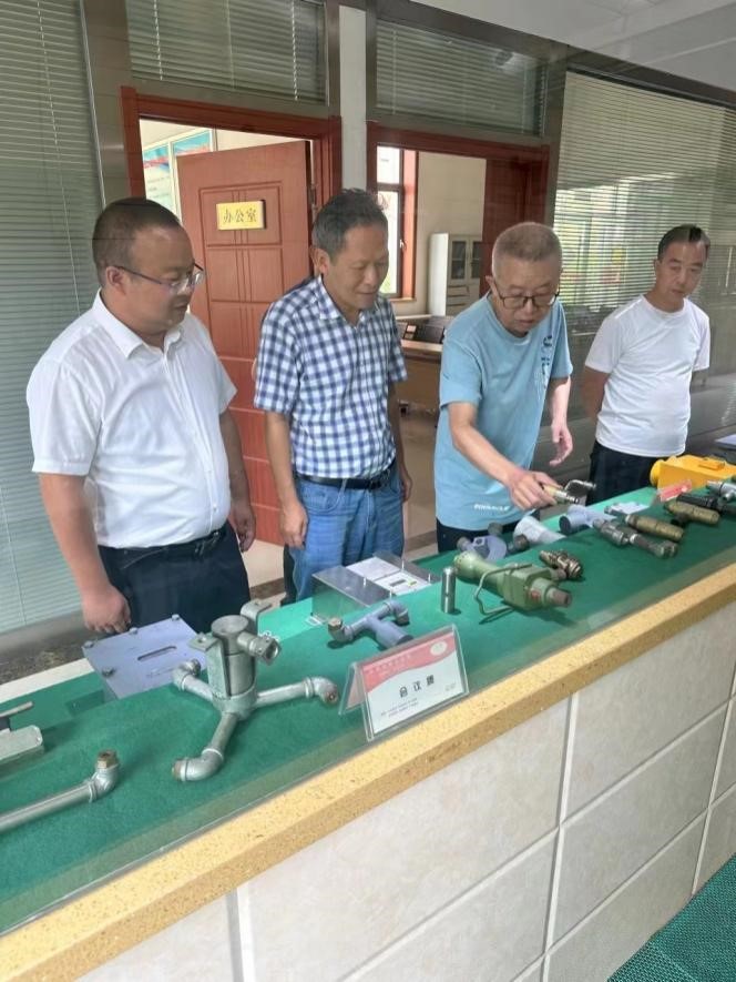 99b50d7b81c246da969272860fb97701.jpg 99b50d7b81c246da969272860fb97701.jpg