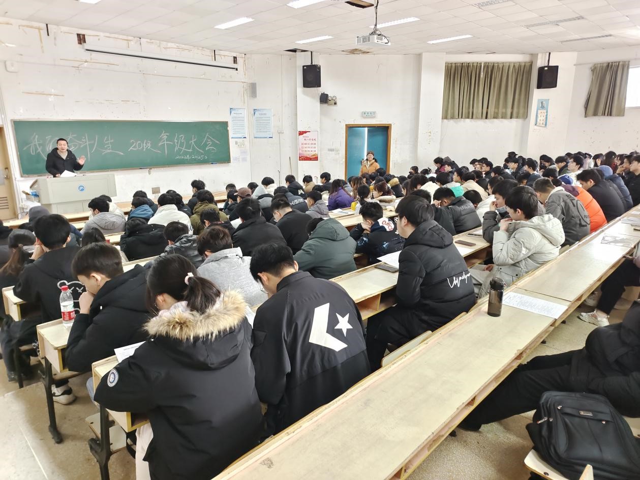 c14c95ce08644d7399ffc08c4d98840b.jpg 000.jpg