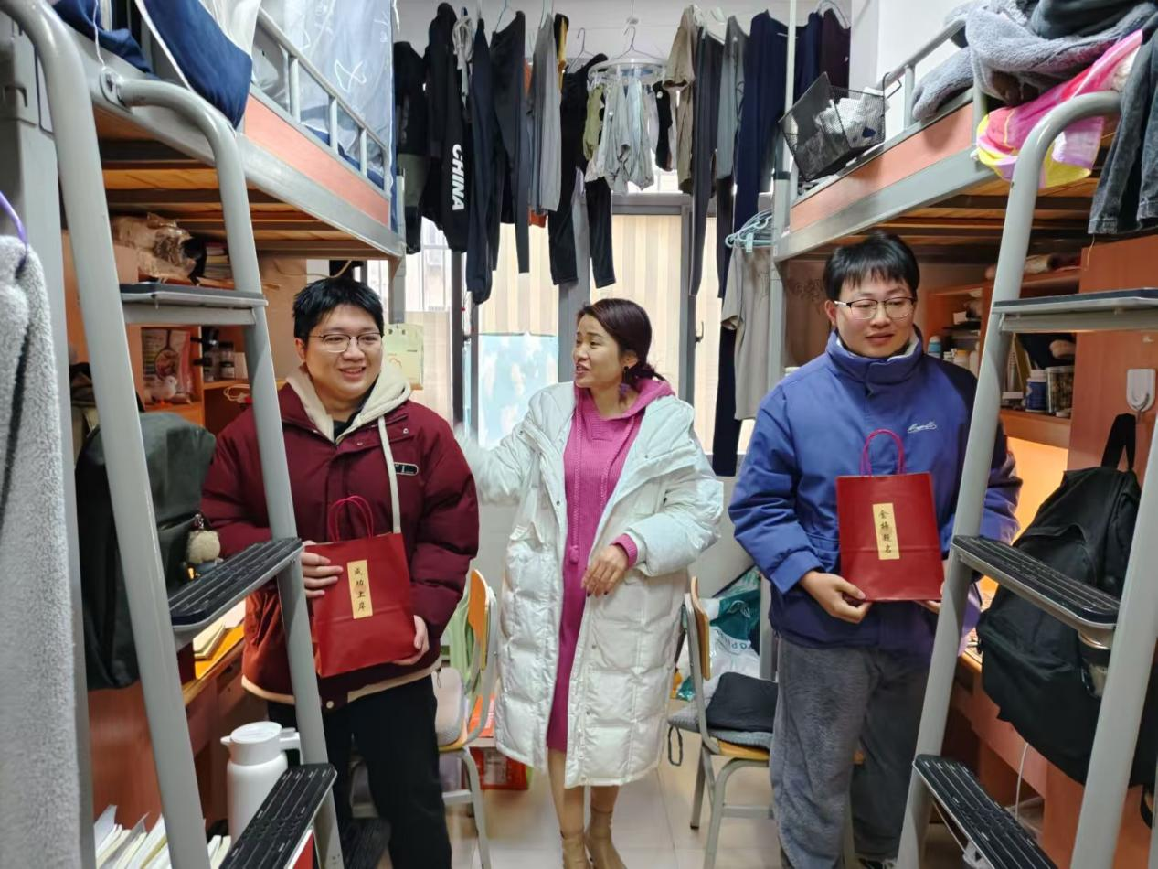 eed6f090d40a4a85b6405fa4cb770b63.png eed6f090d40a4a85b6405fa4cb770b63.png